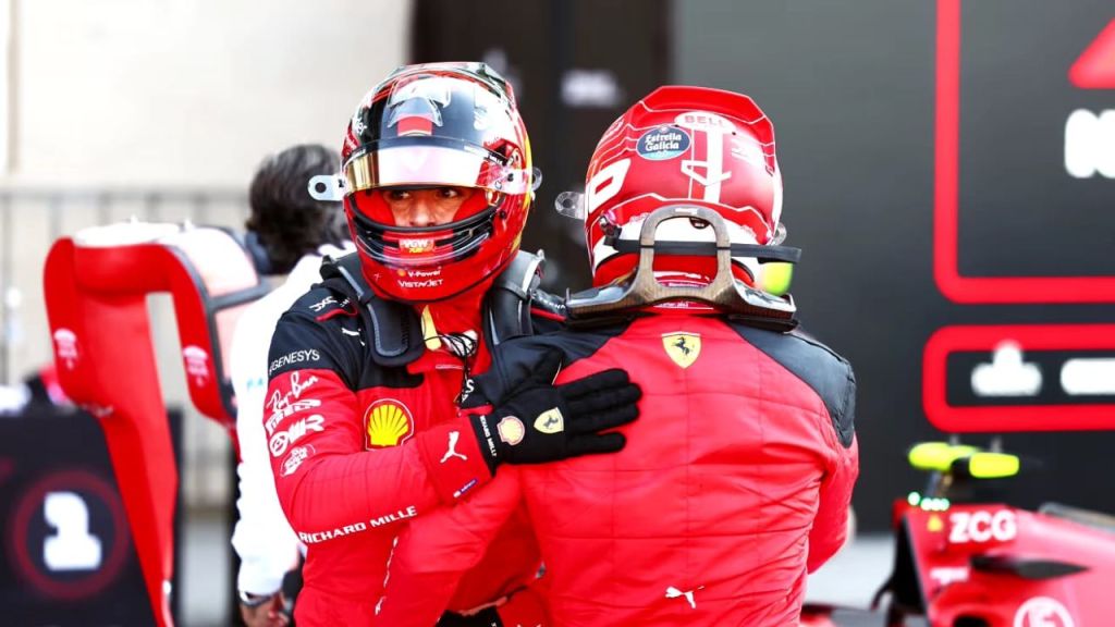 Ferrari garante a primeira linha da grelha de partida com pole-position de Leclerc e Sainz em segundo